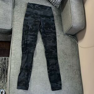 Black camo lululemon aligns